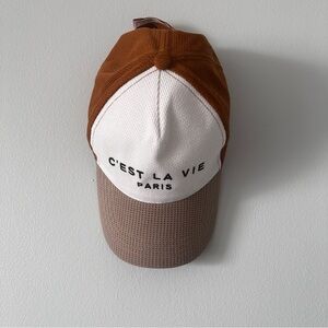 Fashionable C’EST LA VIE Paris Cap